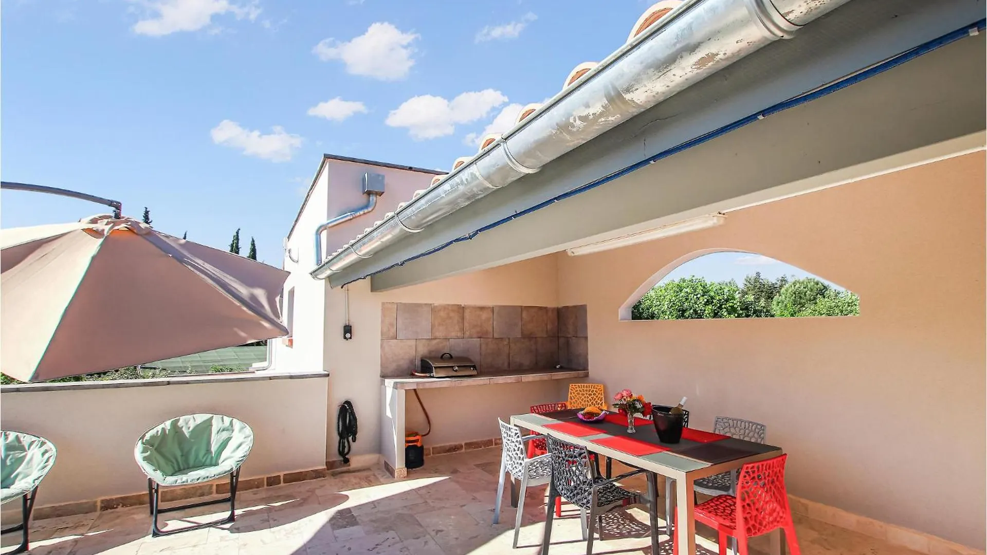 度假居 Awesome Home In Grospierres With Sauna