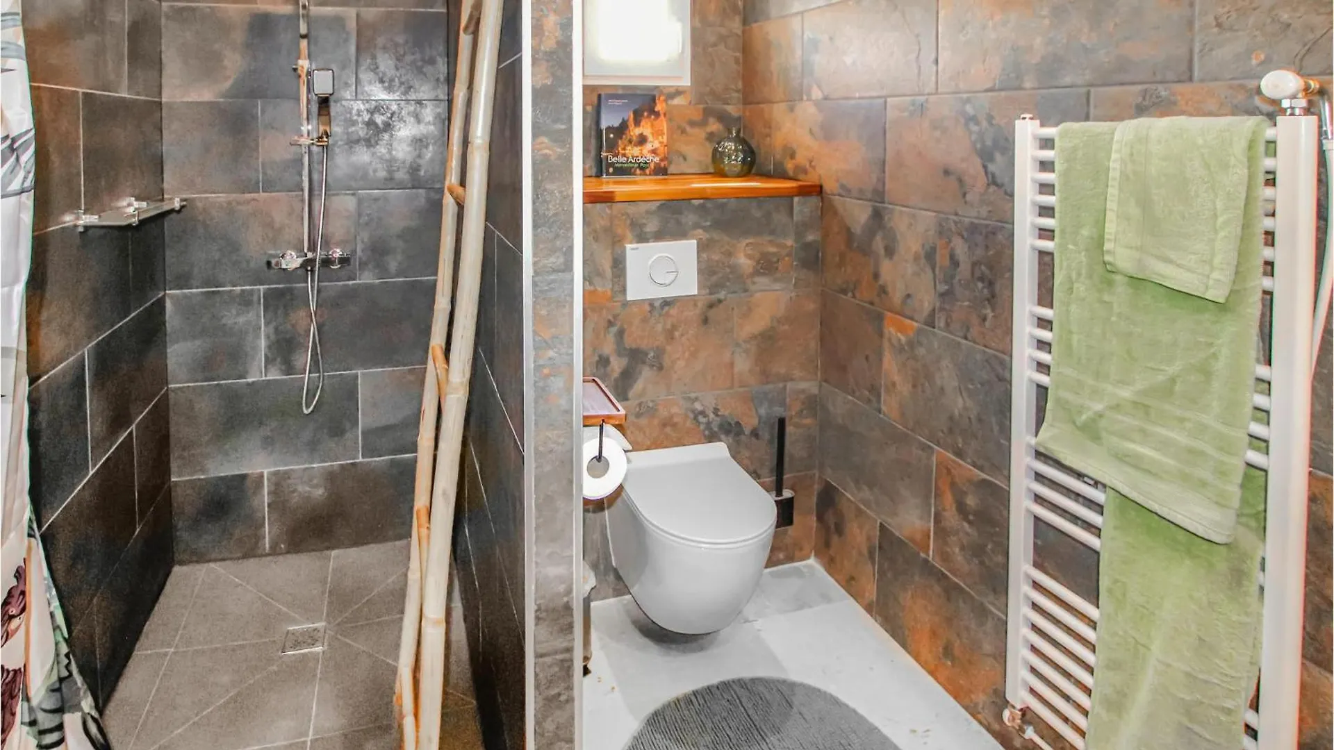 Awesome Home In Grospierres With Sauna 度假居
